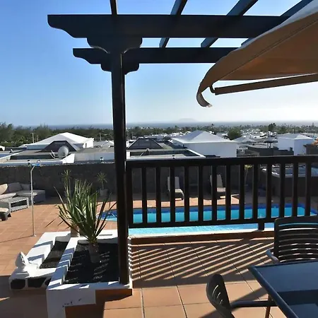 Sea Breeze Ocean View Vila *