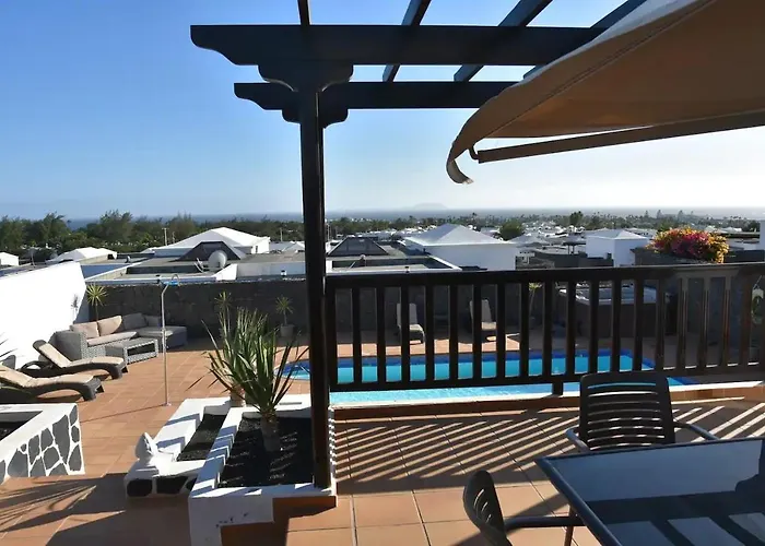 Sea Breeze Ocean View Vila *